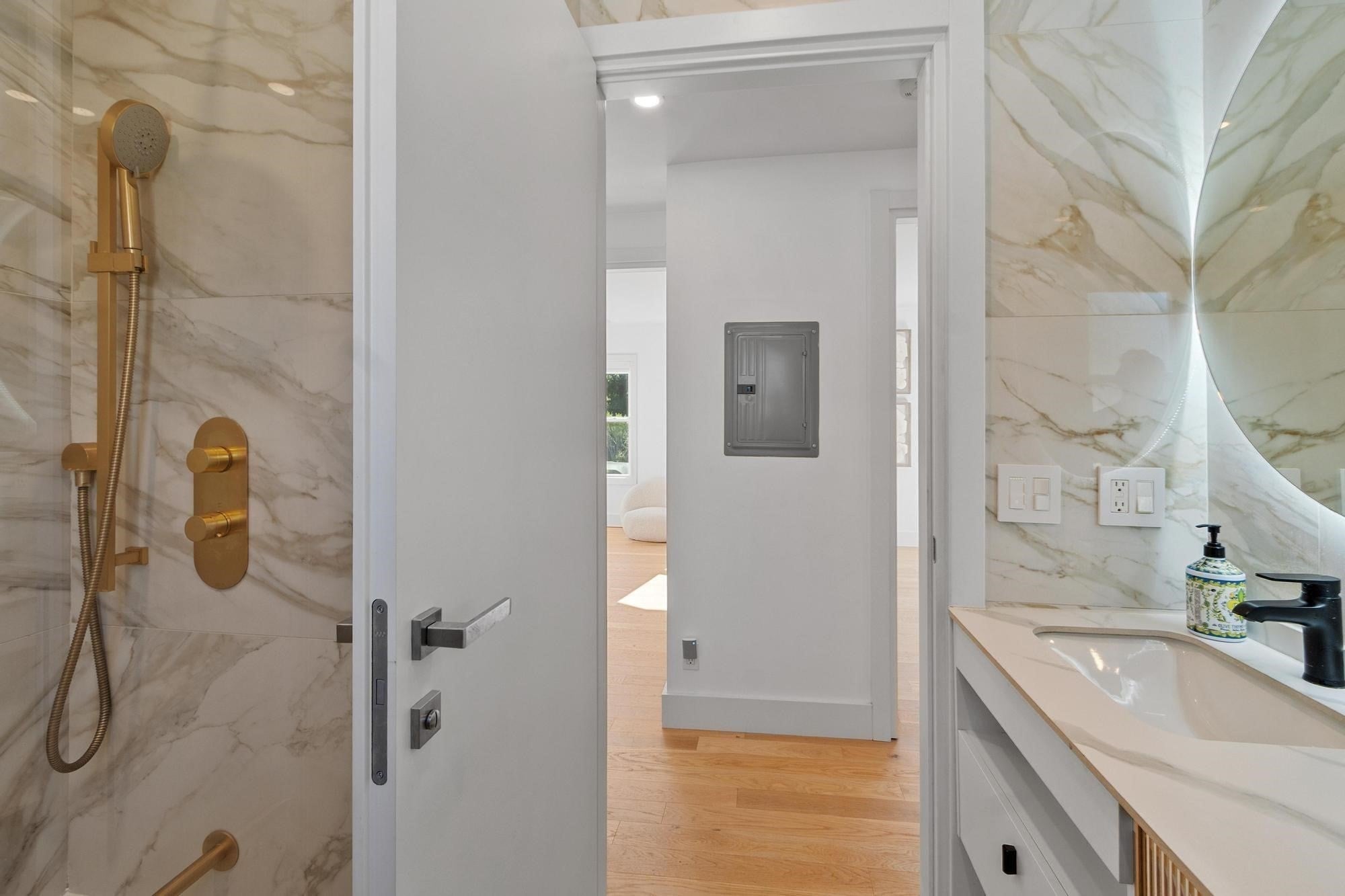 32 Coolidge Ave, Peabody, MA Photo #26