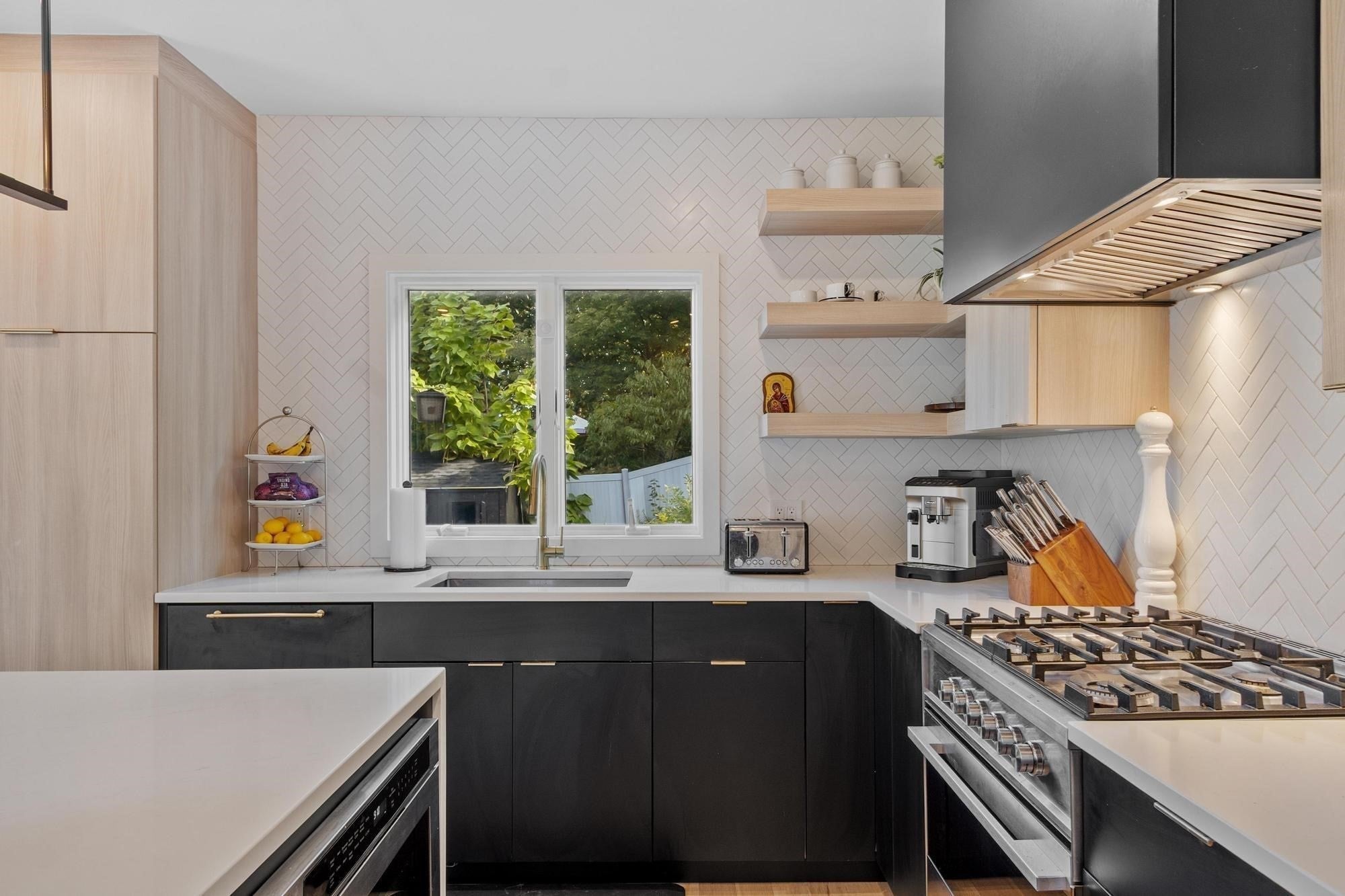 32 Coolidge Ave, Peabody, MA Photo #12
