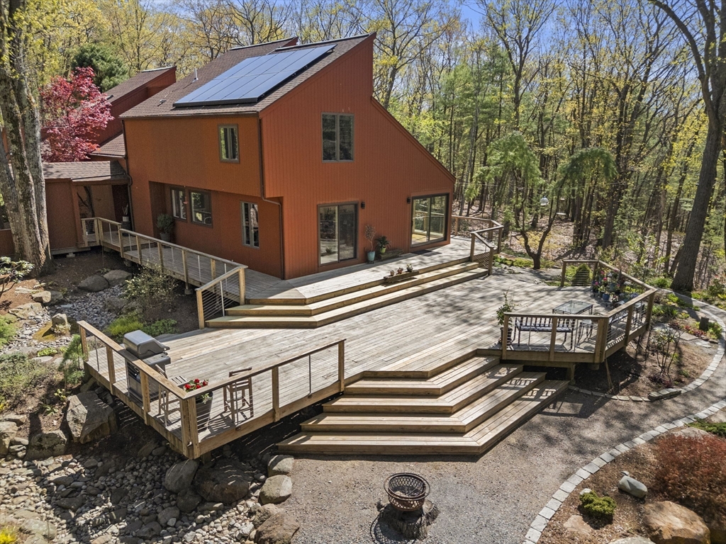 11 Chaplin Cir