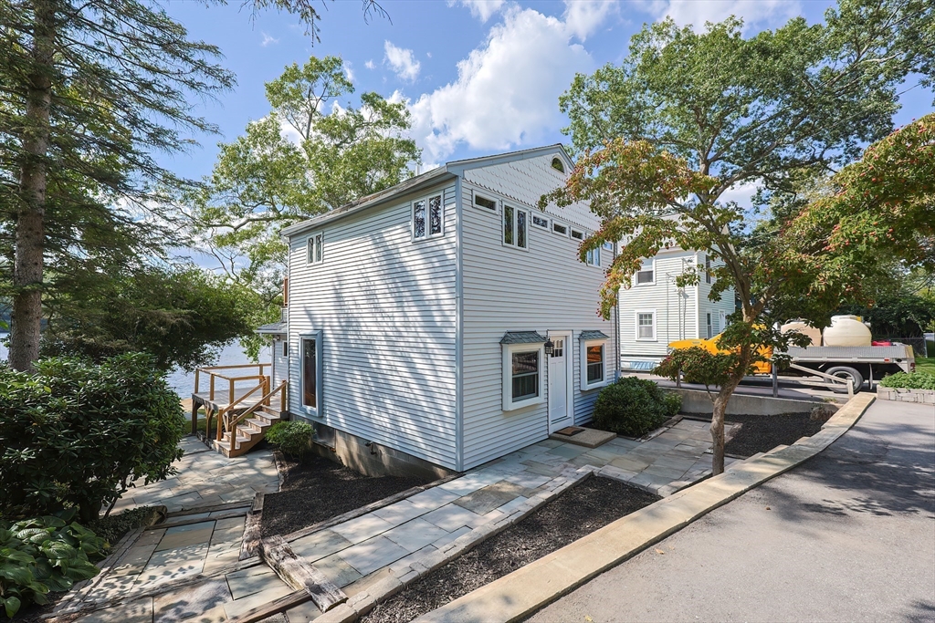 18 Lakeshore Drive