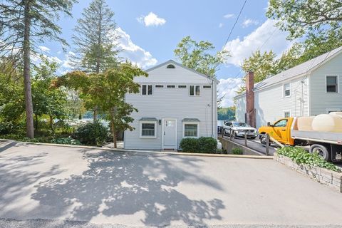 18 Lakeshore Drive Hopkinton MA 01748