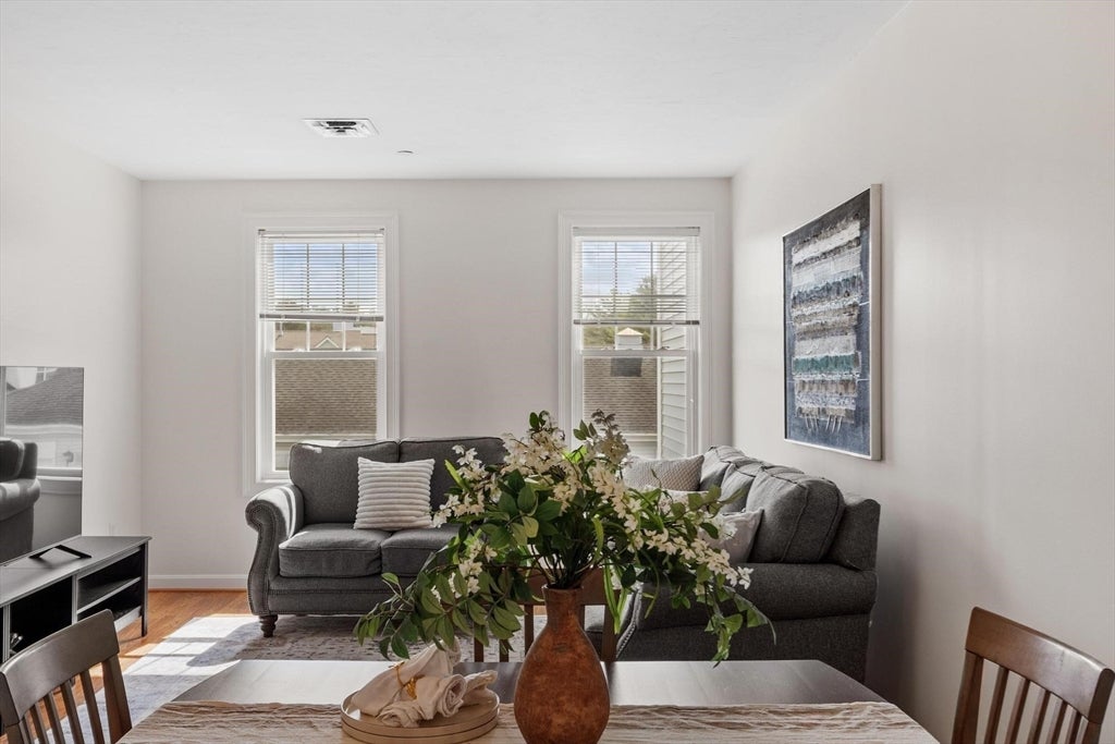 27 Hartland  Way 201