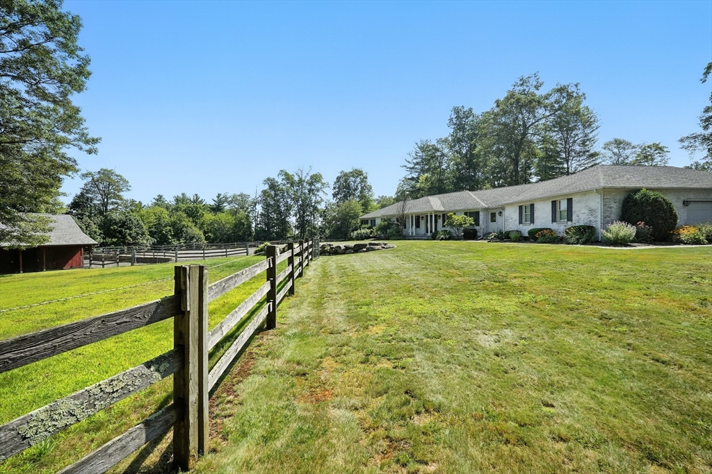 240 Hillside Rd
