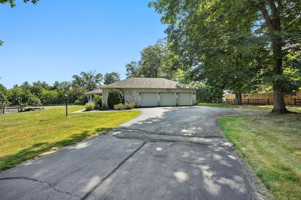 240 Hillside Rd