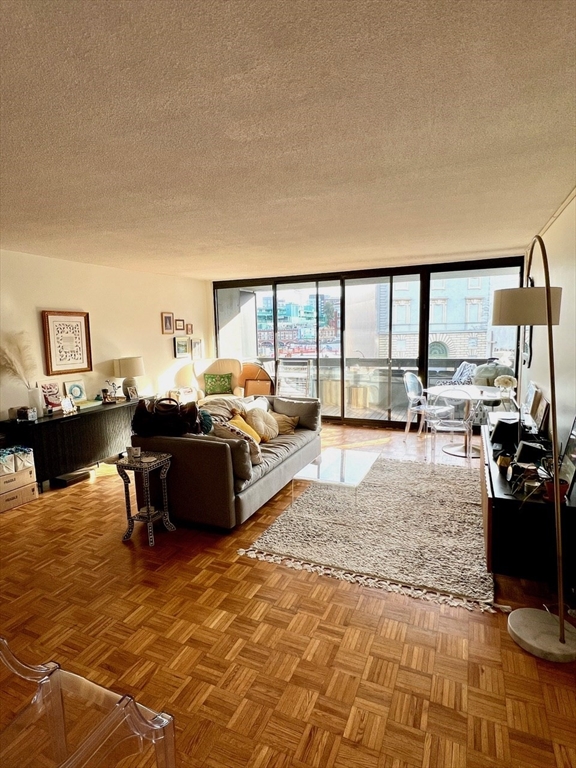 566 Commonwealth Ave #408 Floor 4