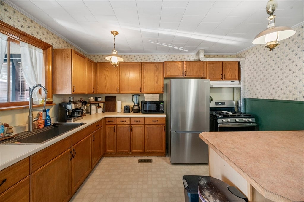 2271 Main St, Warren, MA, 2271 Main St, Warren, MA Photo #12