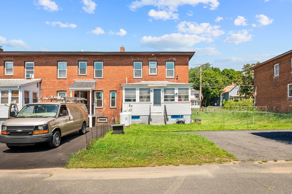 2271 Main St