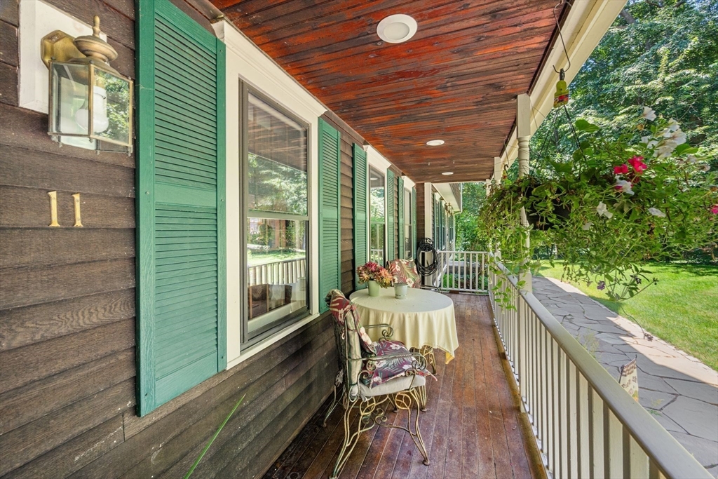 11 Rocky Woods Rd
