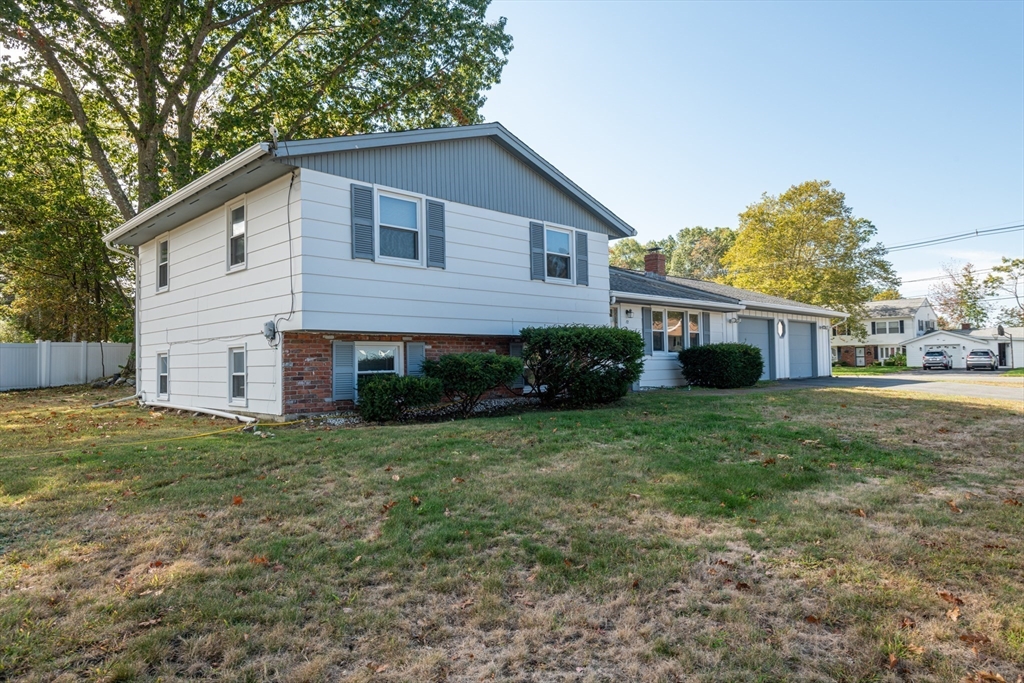12 Manor Dr