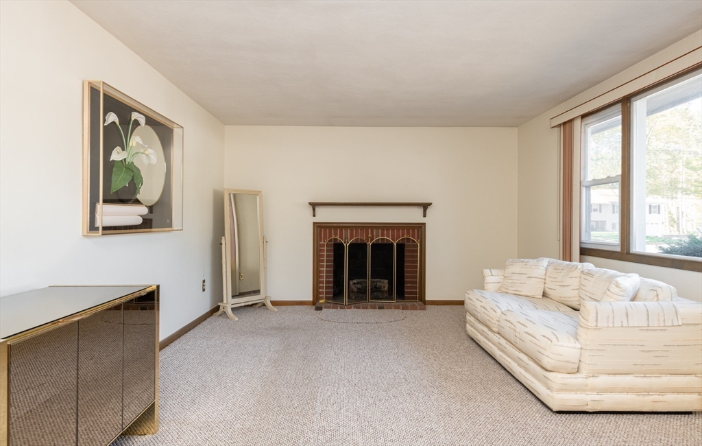 12 Manor Dr