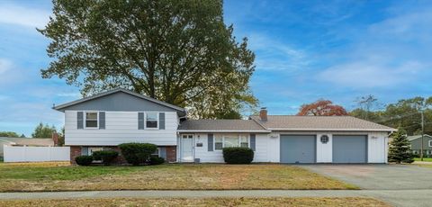 12 Manor Dr Peabody MA 01960