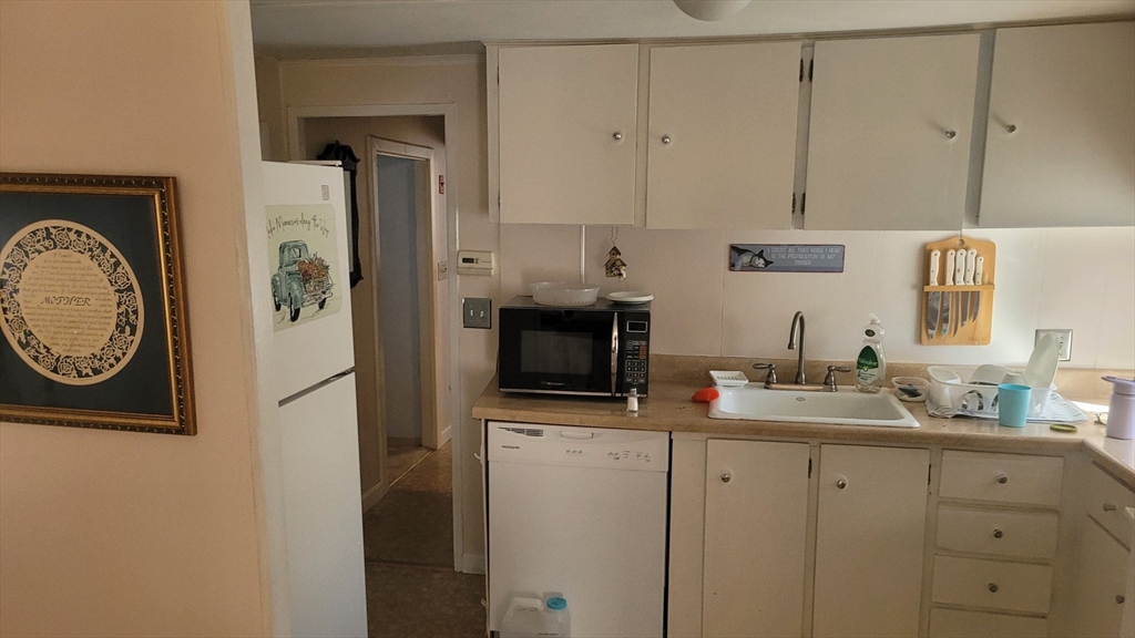286 Newbury 52