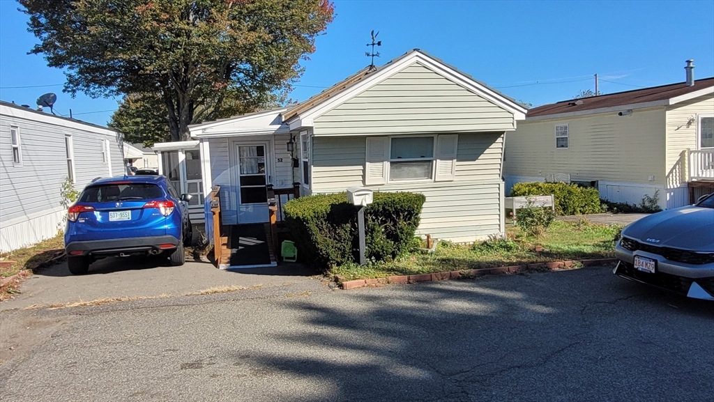 286 Newbury 52
