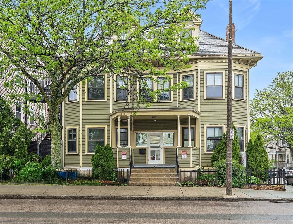 222 Bowdoin St