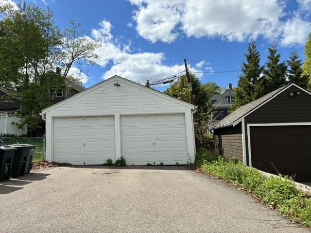 1517 Centre St