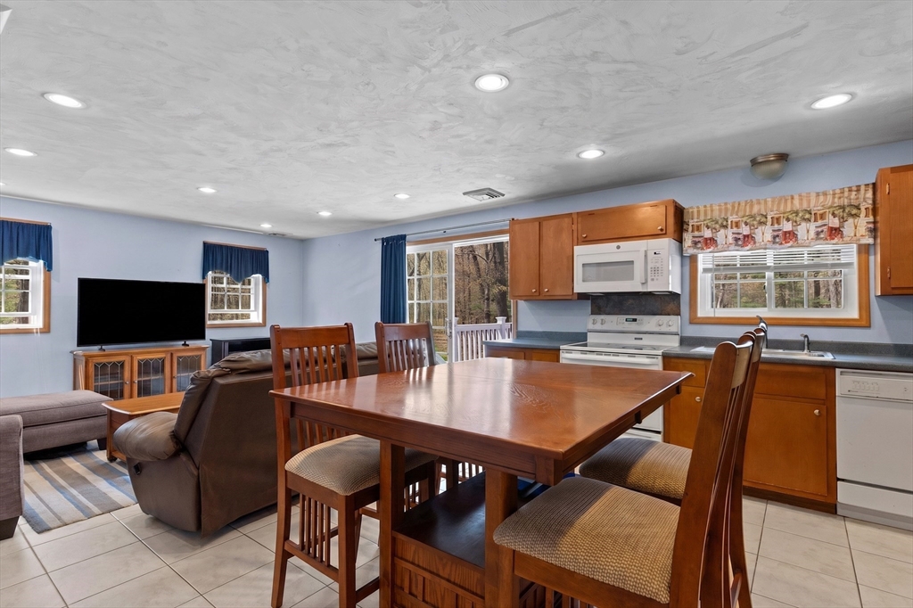 34 Smith ST, Rehoboth, MA Photo #31