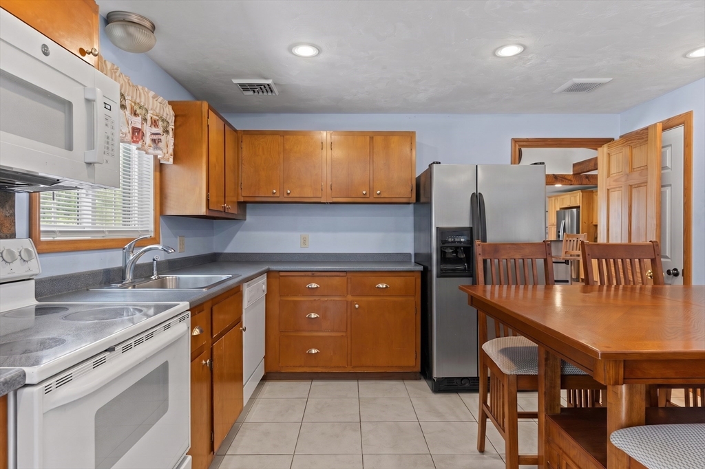 34 Smith ST, Rehoboth, MA Photo #33