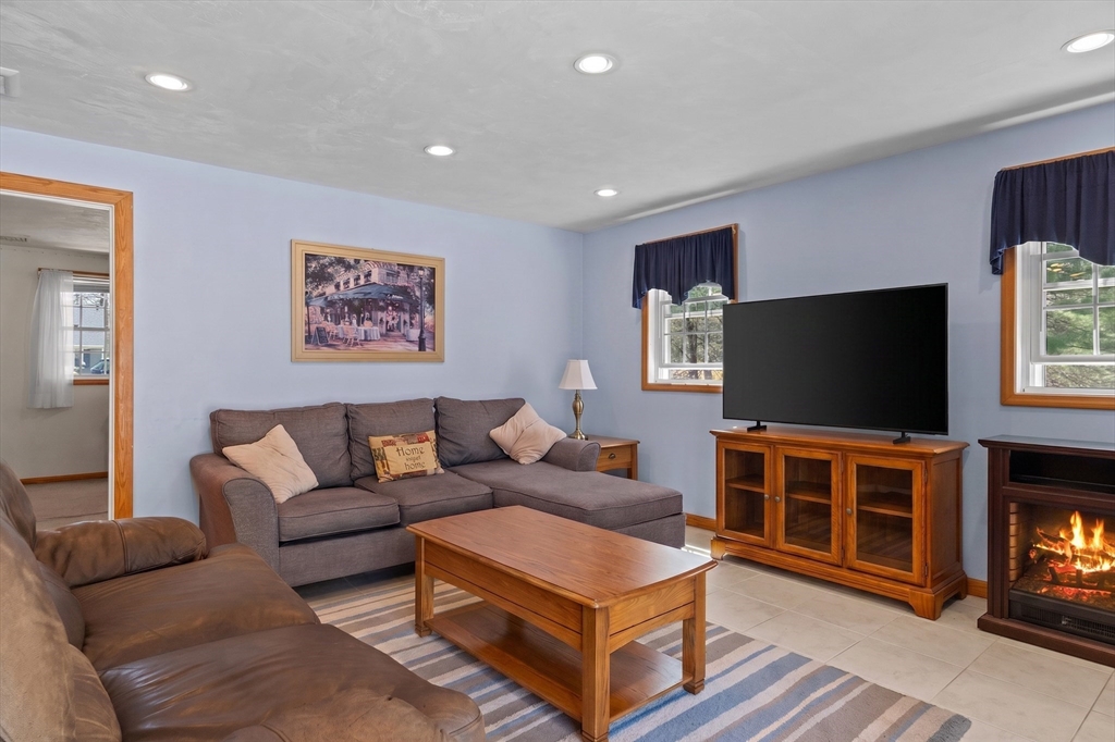 34 Smith ST, Rehoboth, MA Photo #32