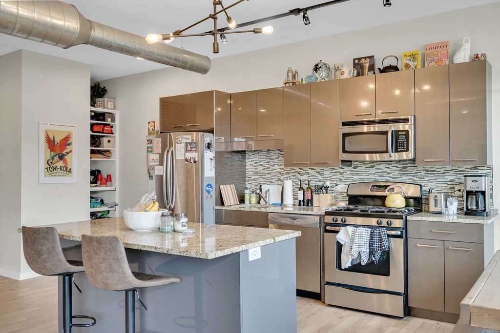 944 Dorchester Ave 56