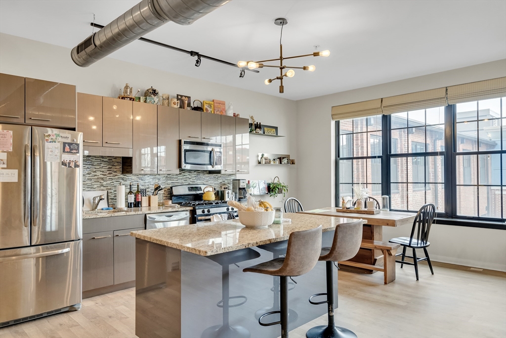 944 Dorchester Ave 56