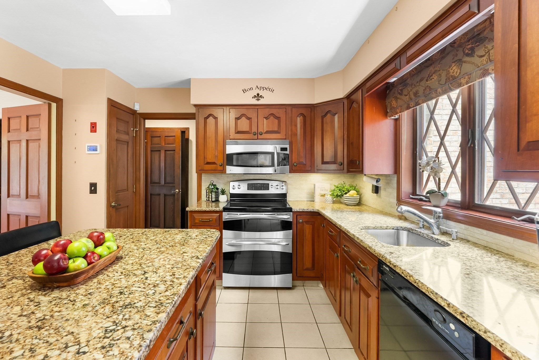 191 Fairway Drive, Seekonk, MA, 191 Fairway Drive, Seekonk, MA Photo #3