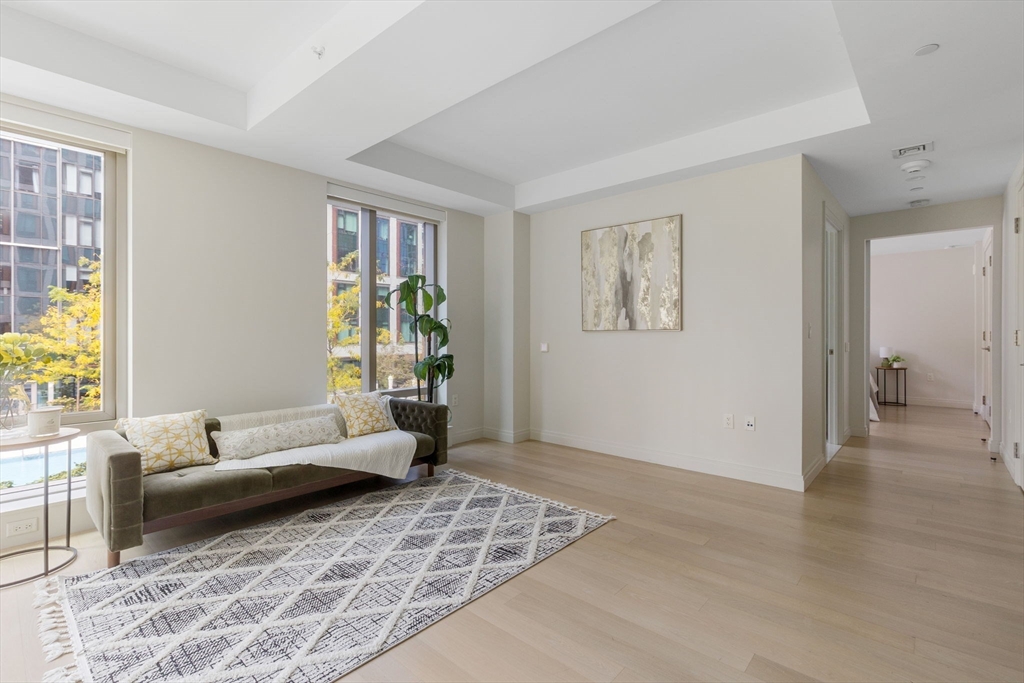 135 Seaport Blvd 611