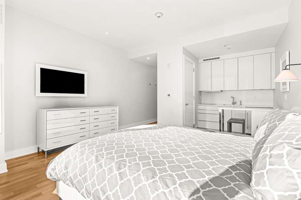 500 Atlantic Avenue 14T