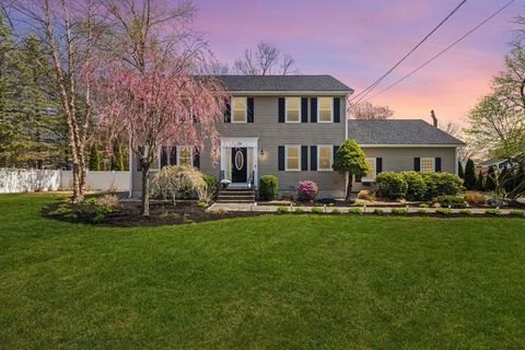 104 Holliston St Medway MA 02053