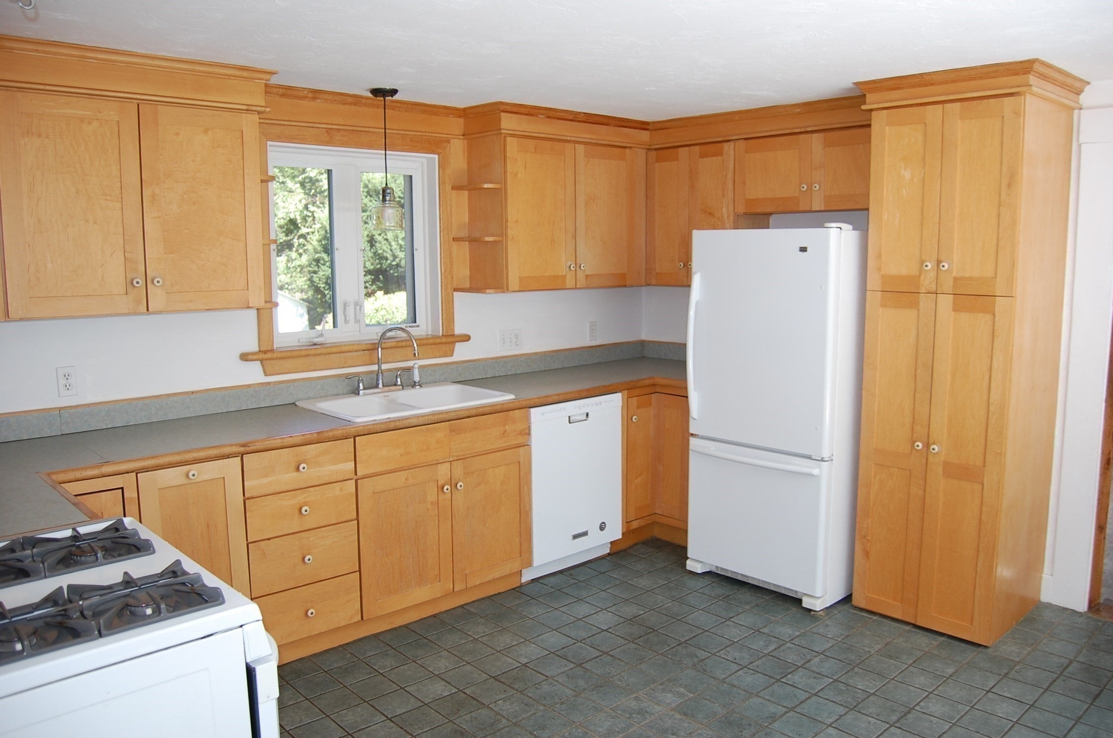 414 Central Street, Holliston, MA Photo #4