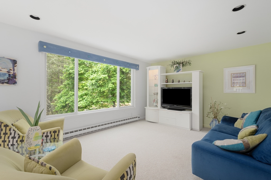 13 Angelica Dr