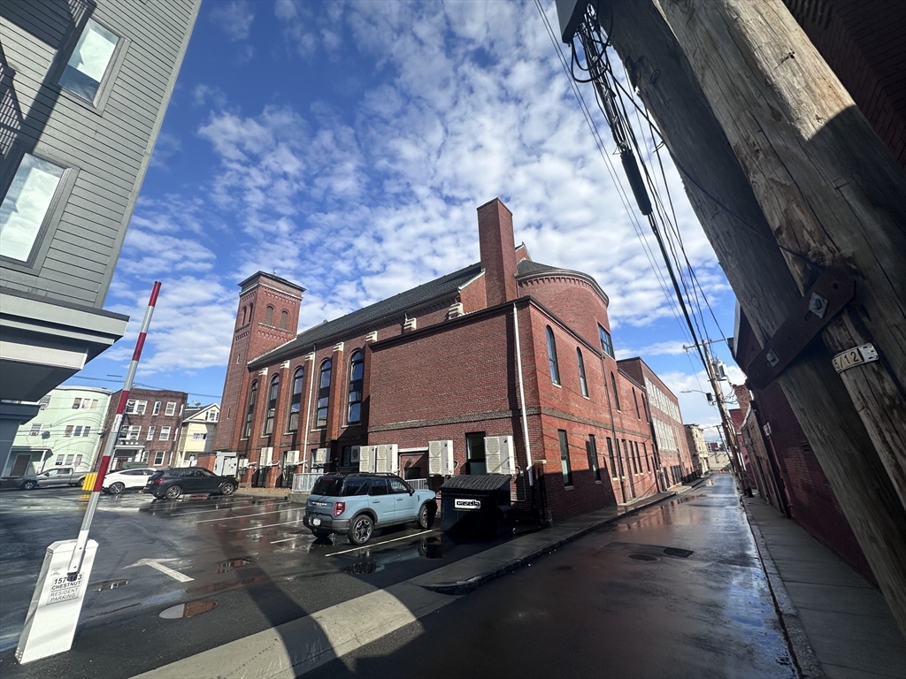 163 Chestnut St