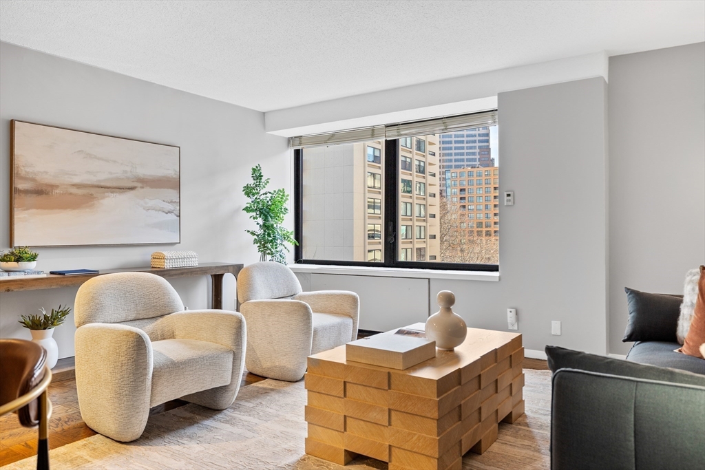 85 East India Row 4G