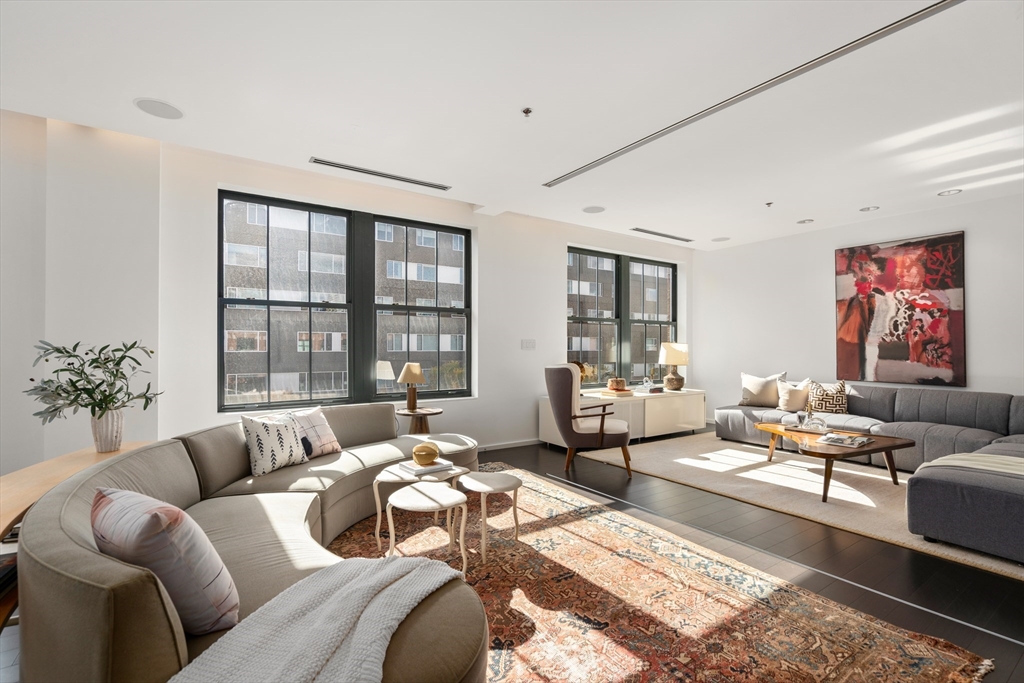 9 W Broadway 618