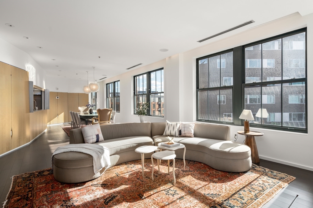 9 W Broadway 618