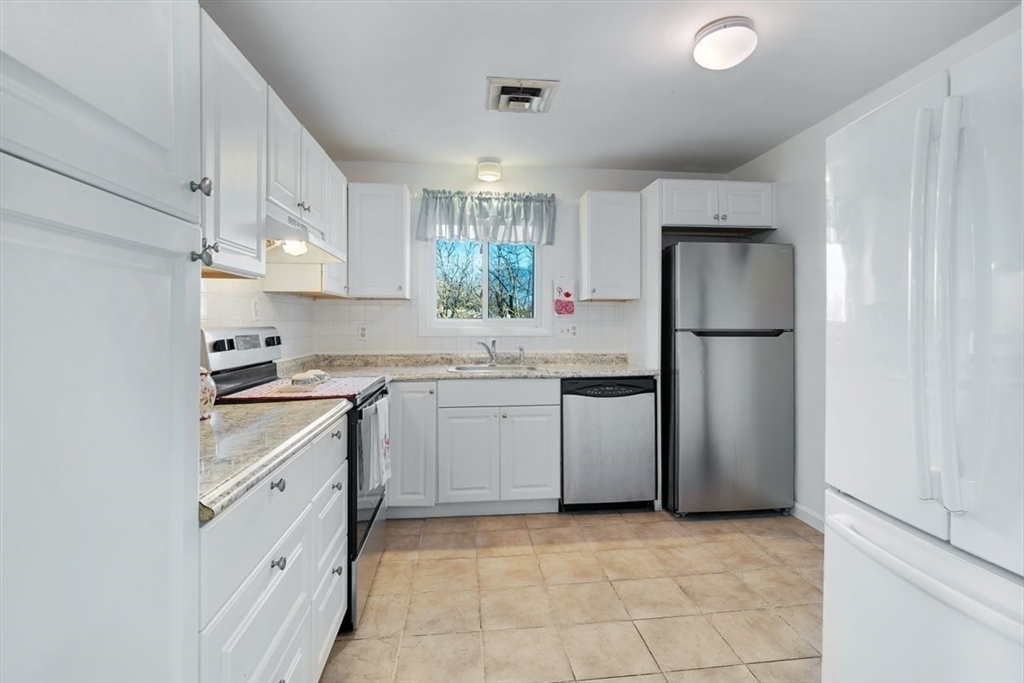 15 Oak Neck Rd #11, Barnstable, MA Photo #9