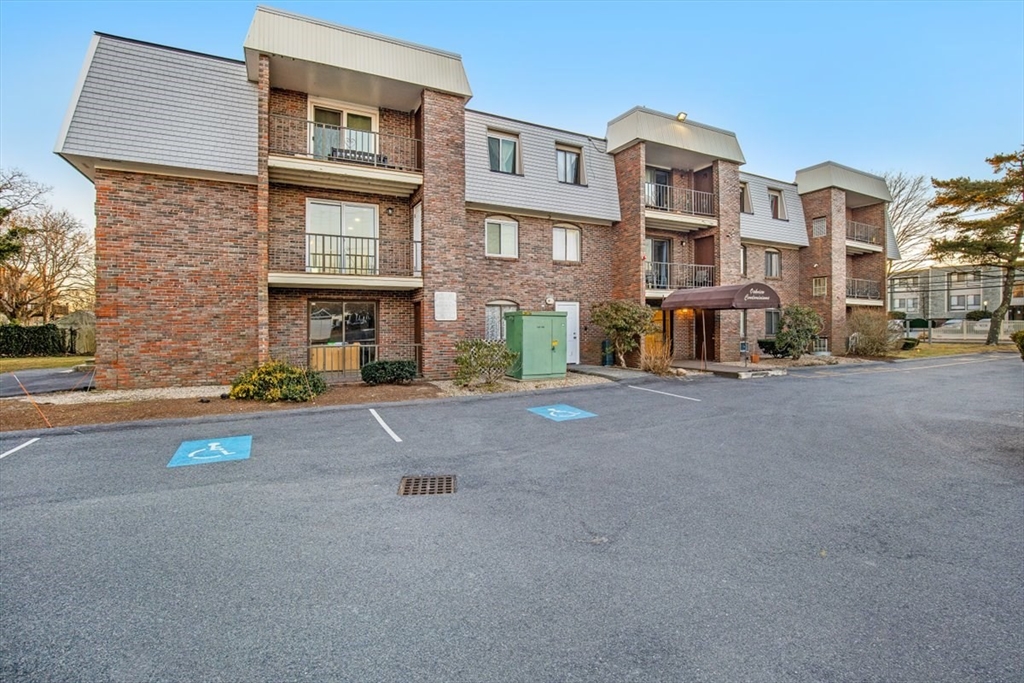 15 Oak Neck Rd #11, Barnstable, MA Photo #1