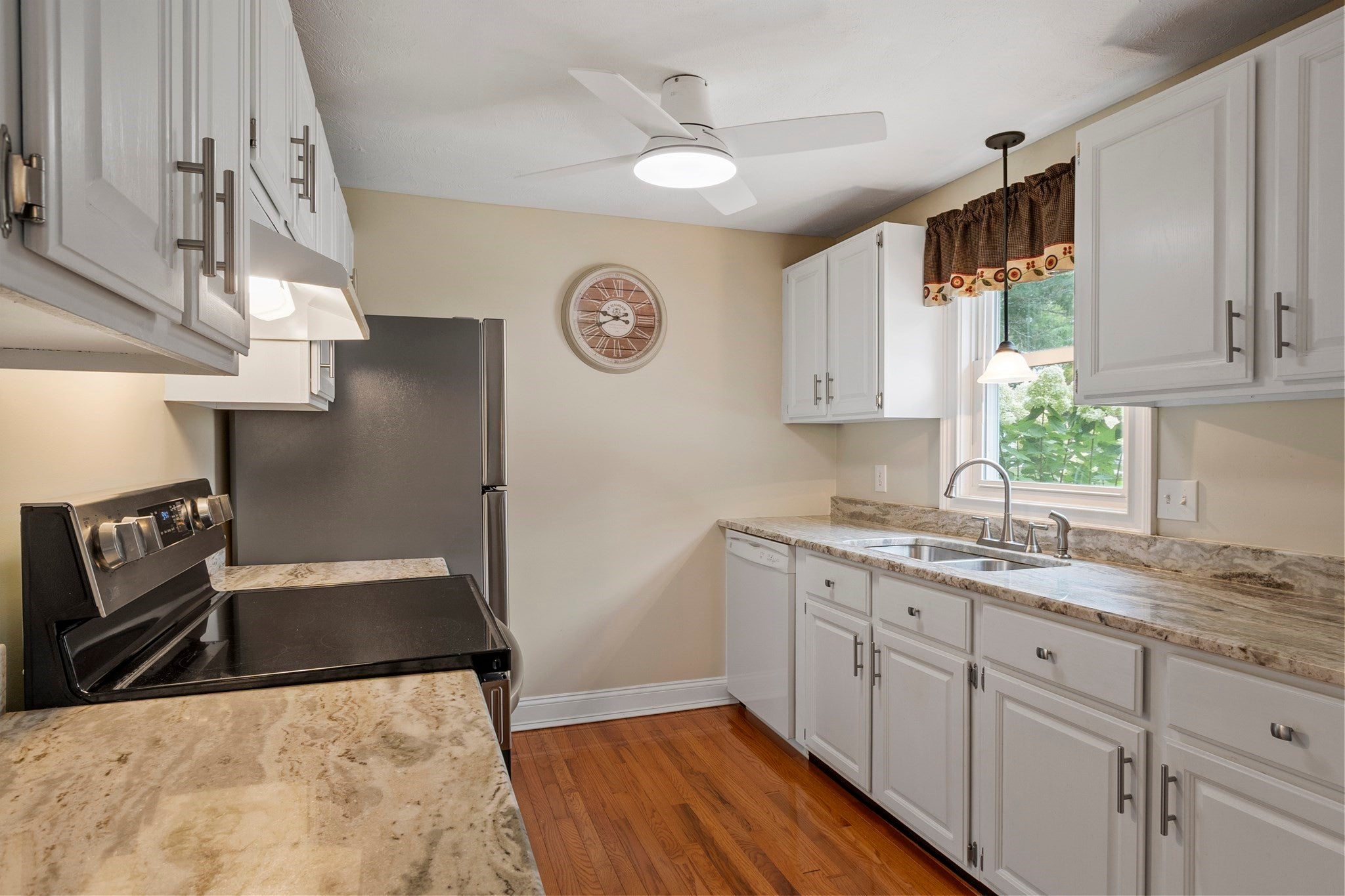 221 Bayberry Hill Ln 221