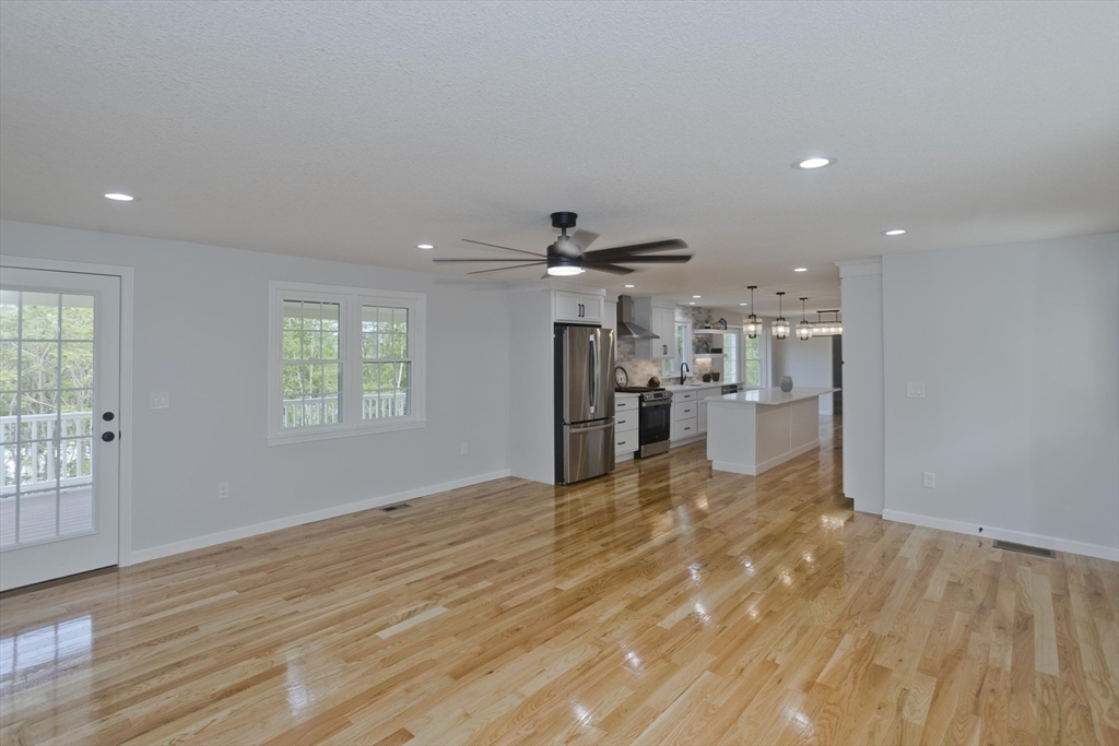 Wilbraham, Massachusetts 01095, United States, 5 Bedrooms Bedrooms, ,3 BathroomsBathrooms,Residential,Active,133765