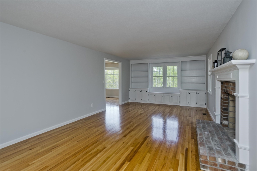 Wilbraham, Massachusetts 01095, United States, 5 Bedrooms Bedrooms, ,3 BathroomsBathrooms,Residential,Active,133765