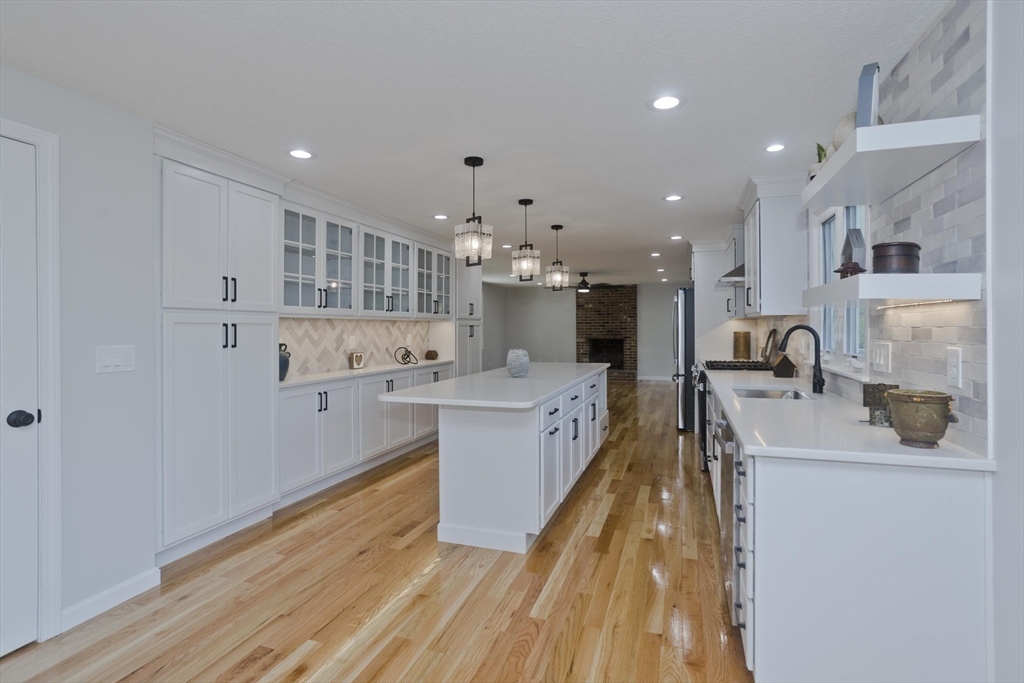 Wilbraham, Massachusetts 01095, United States, 5 Bedrooms Bedrooms, ,3 BathroomsBathrooms,Residential,Active,133765