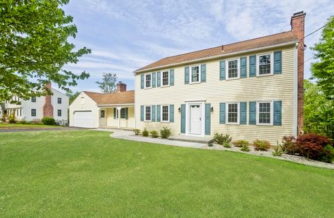 28 Eastwood Drive Wilbraham MA 01095