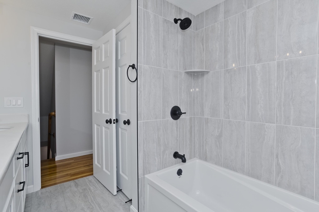 Wilbraham, Massachusetts 01095, United States, 5 Bedrooms Bedrooms, ,3 BathroomsBathrooms,Residential,Active,133765