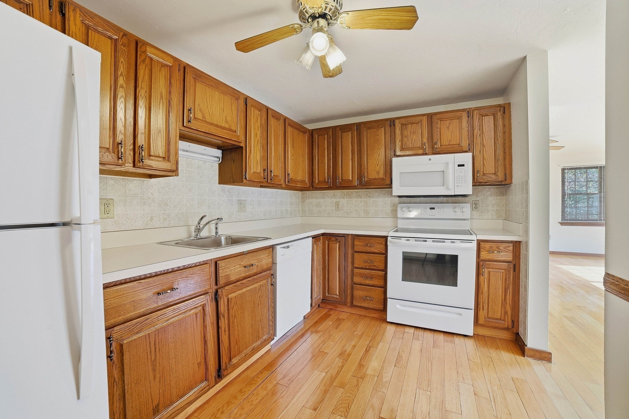 2 Ladyslipper Ln #3, Auburn, MA, 2 Ladyslipper Ln #3, Auburn, MA Photo #6
