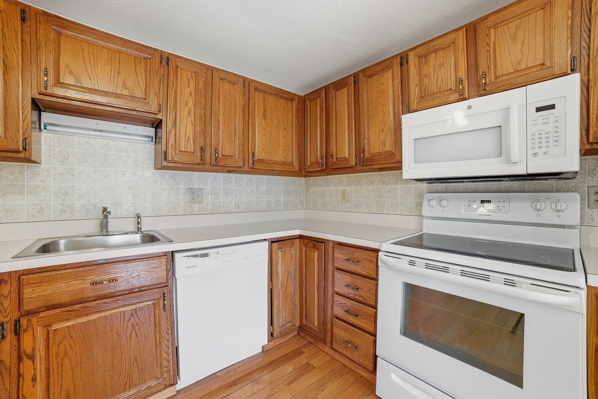 2 Ladyslipper Ln #3, Auburn, MA, 2 Ladyslipper Ln #3, Auburn, MA Photo #8