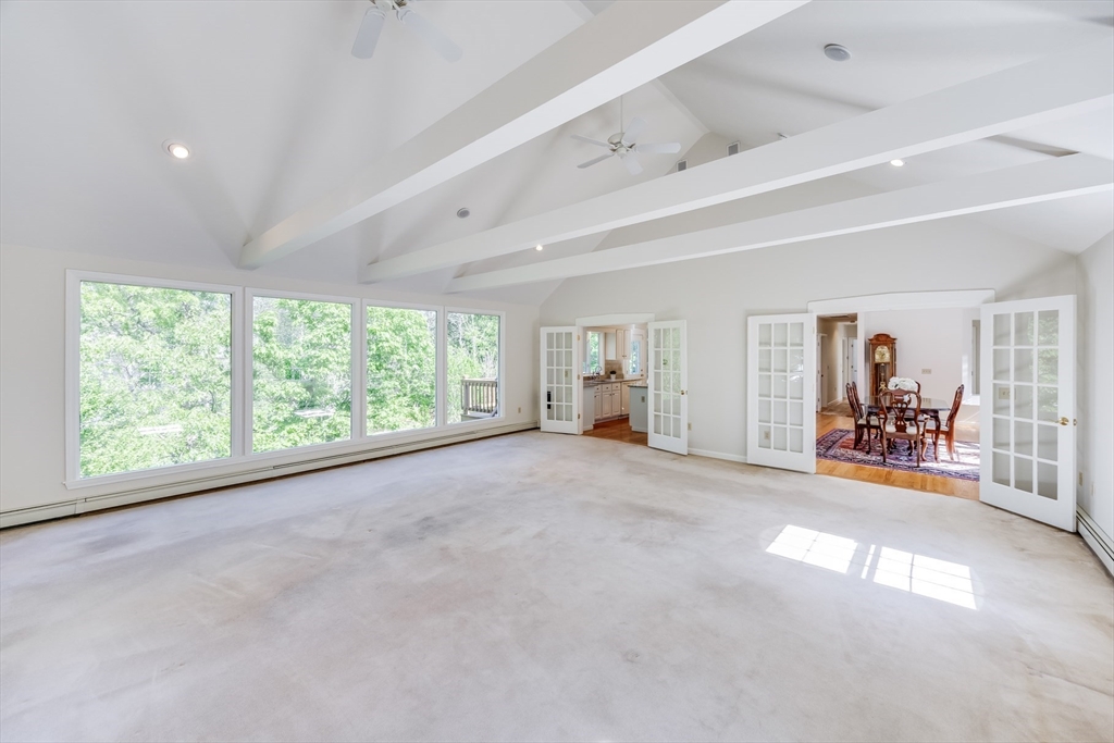 18 Curve Hill Road