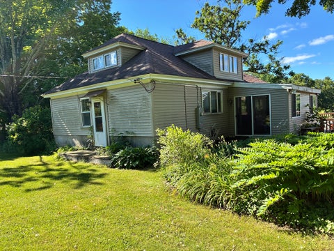 Photo of 514 Mashamoquet Rd, Pomfret, CT 06259 (MLS # 73539255)