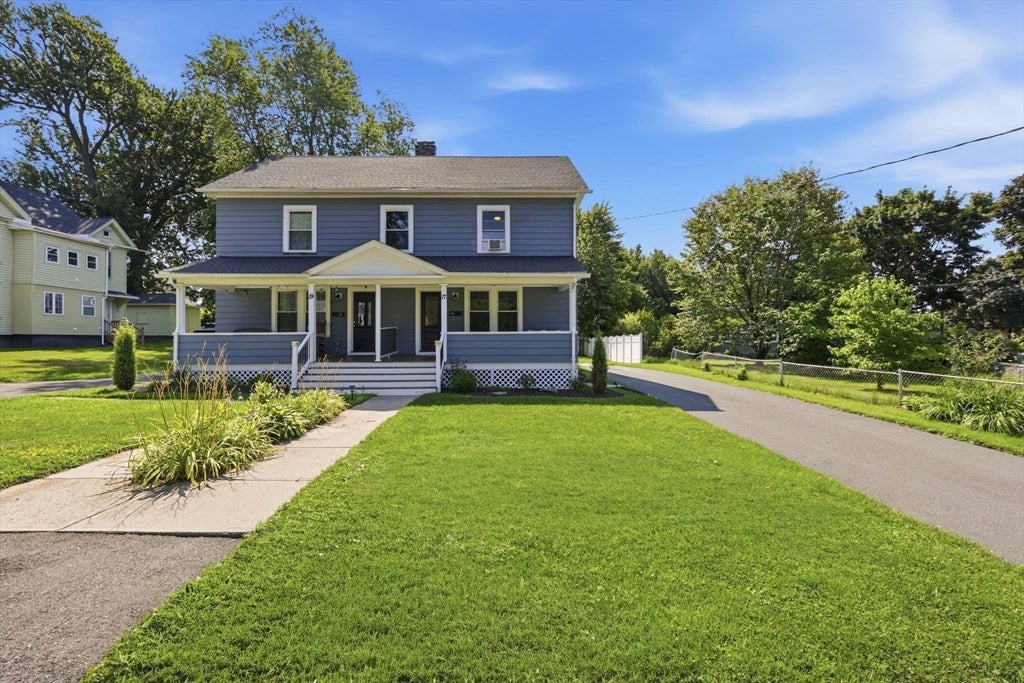 Photo of 17 Taylor St, South Hadley, MA