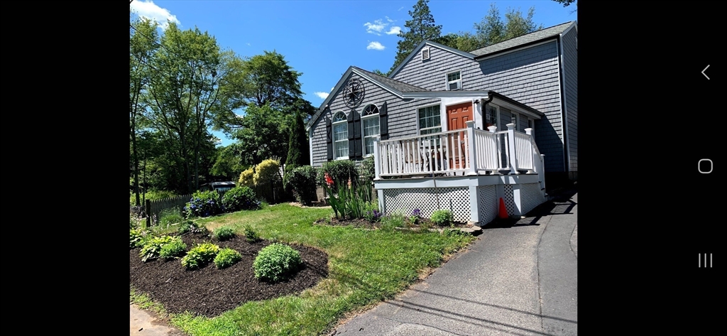 129 Greenvale Ave
