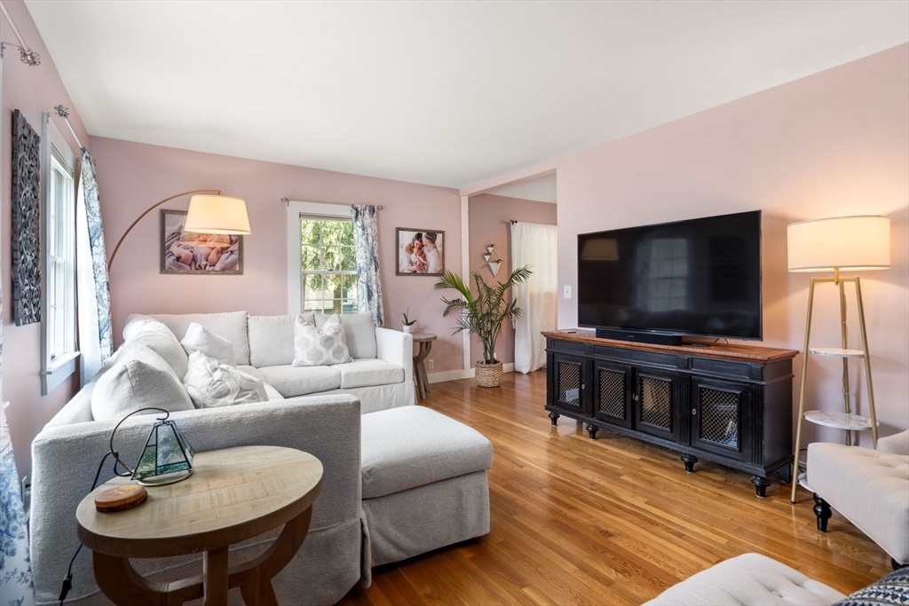 225 Commonwealth Rd