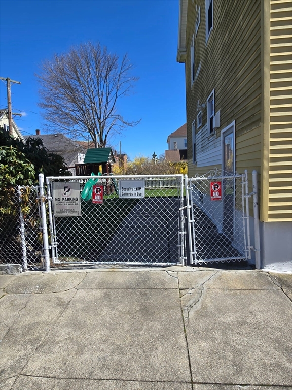 New Bedford, Massachusetts 02740, United States, 8 Bedrooms Bedrooms, ,3 BathroomsBathrooms,Residential,Pending,108333